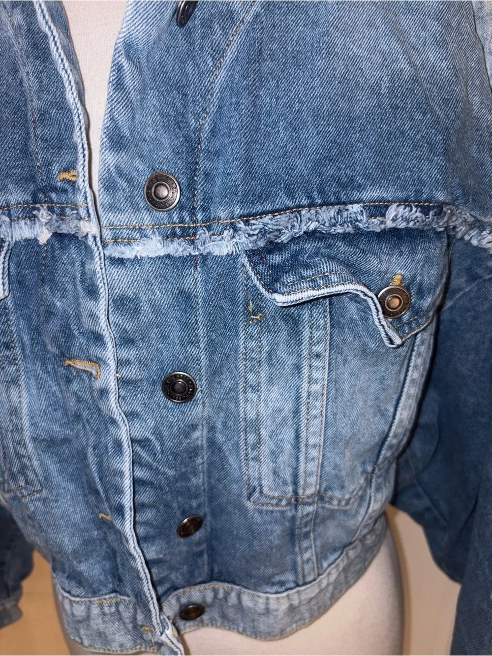 FREE PEOPLE Bedford Cropped Denim Jacket Sz med - Picture 7 of 14